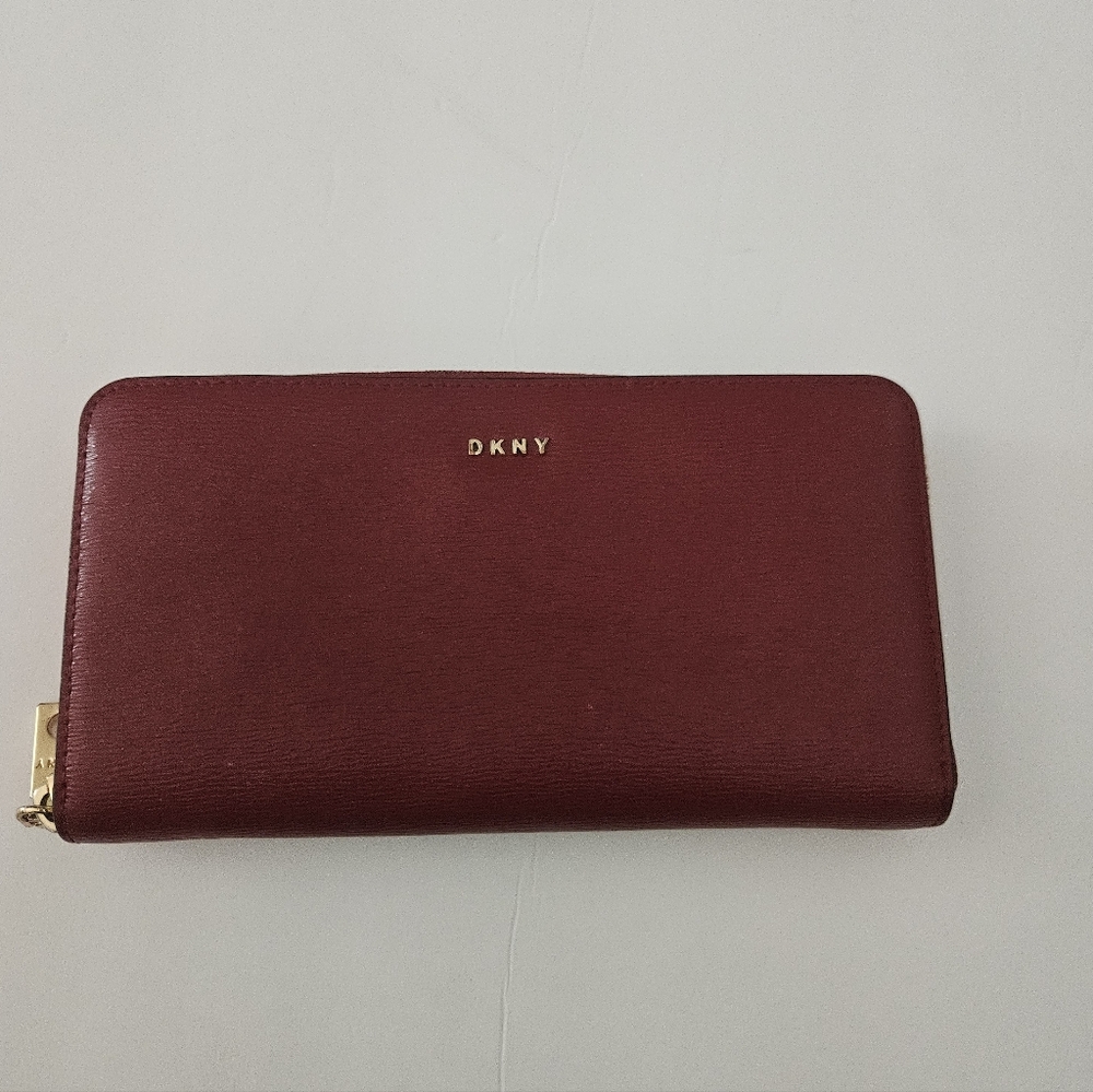 Euc DKNY Wallet